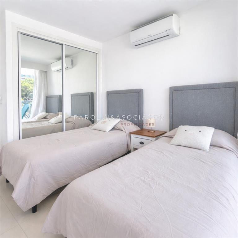 Apartamento en venta en Torre Esmeralda, Punta del Este.