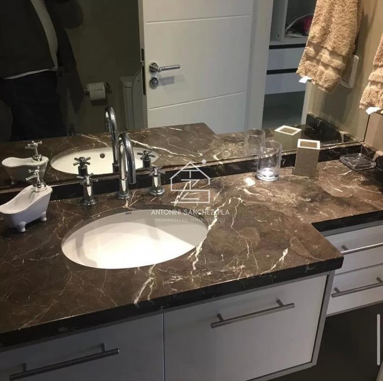 Departamento de 2 dormitorios con parrillero en venta en Ca