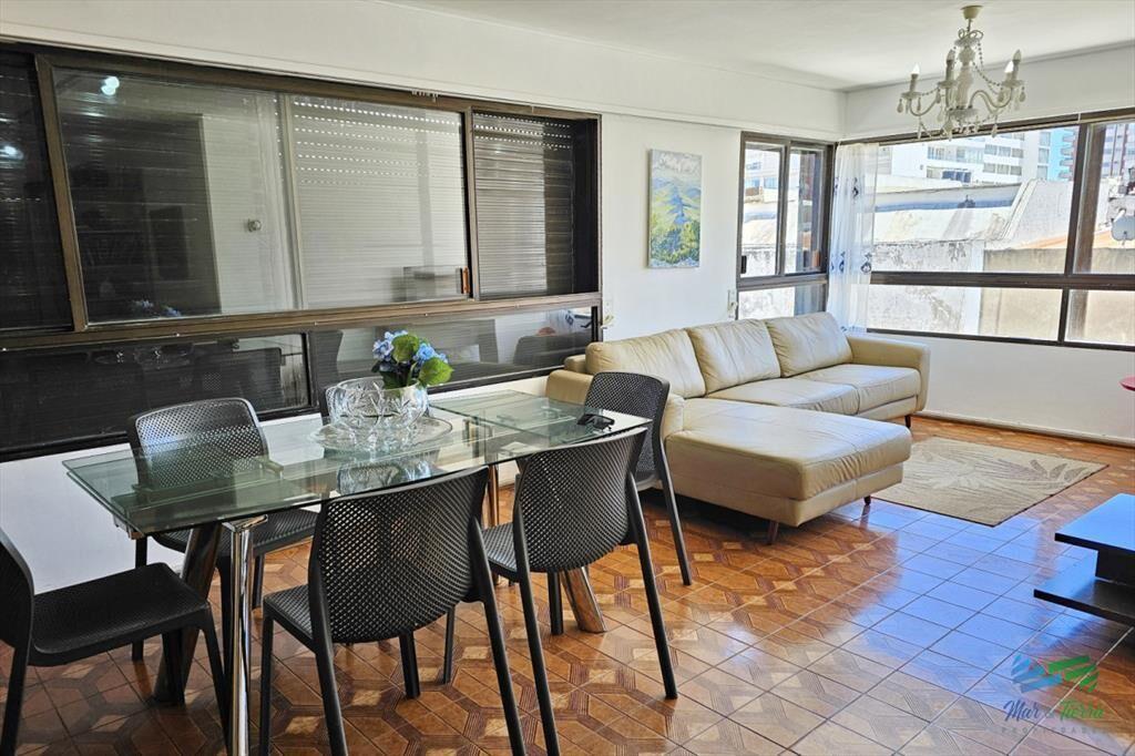 Venta de apartamento con 4 dormitorios 4 baños
