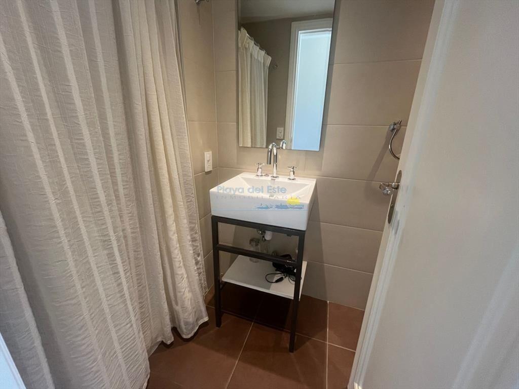 Apartamento en Venta de 3 dormitorios en Punta ,