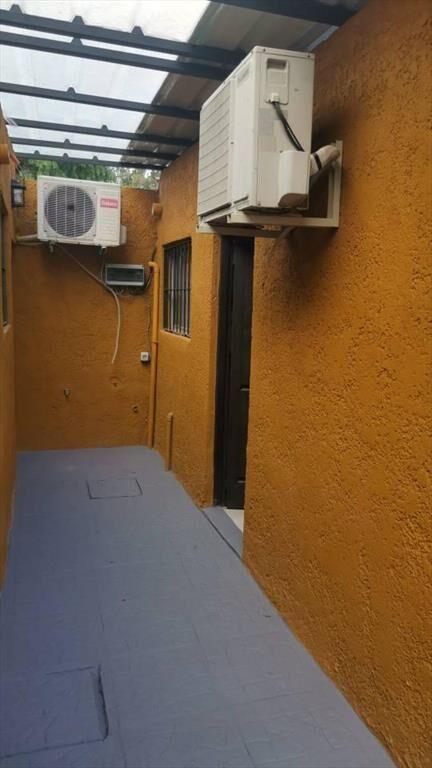Alquiler Casa 1 dormitorio con patio y parrillero, en excel