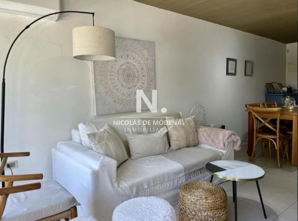 Vende apartamento de 2 dormitorios en Brava- del
