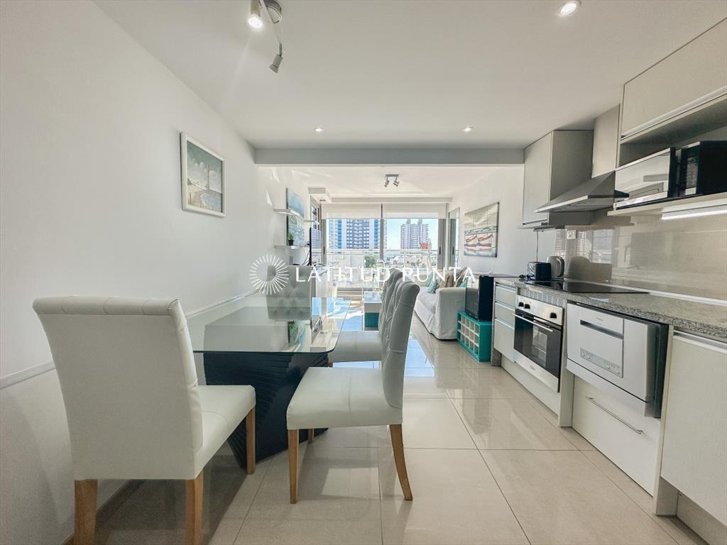 Apartamento en Brava, 1 dormitorio y medio