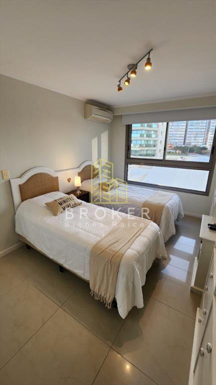 Venta Apartamento 3 dormitorios Vista al Mar en