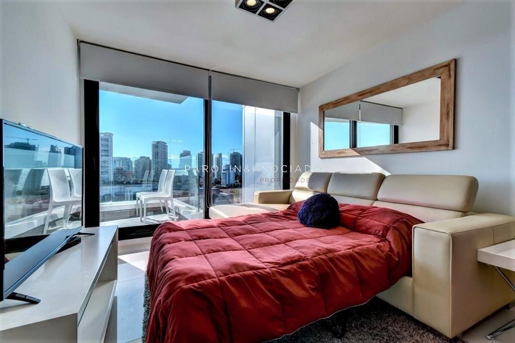 Venta de apartamento de dos dormitorios con dos