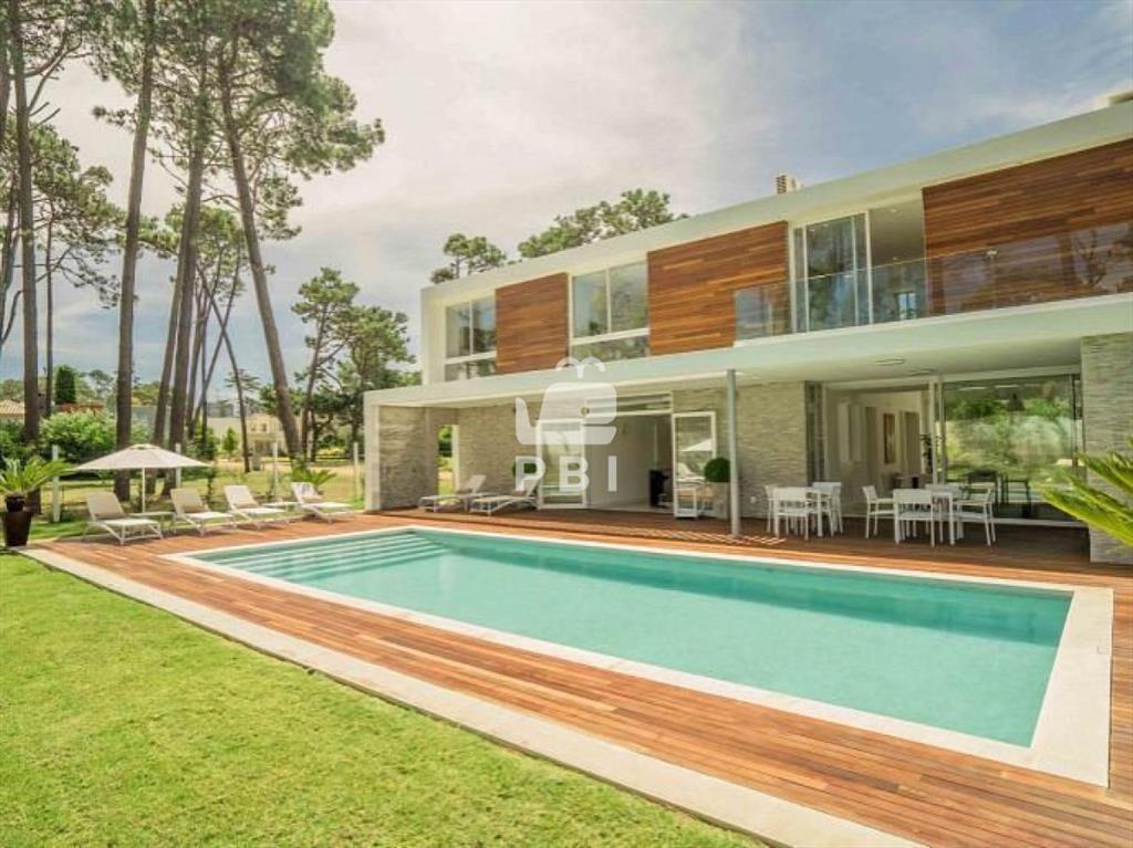 Casa - 4 DORMITORIOS Punta del Este - Ref :