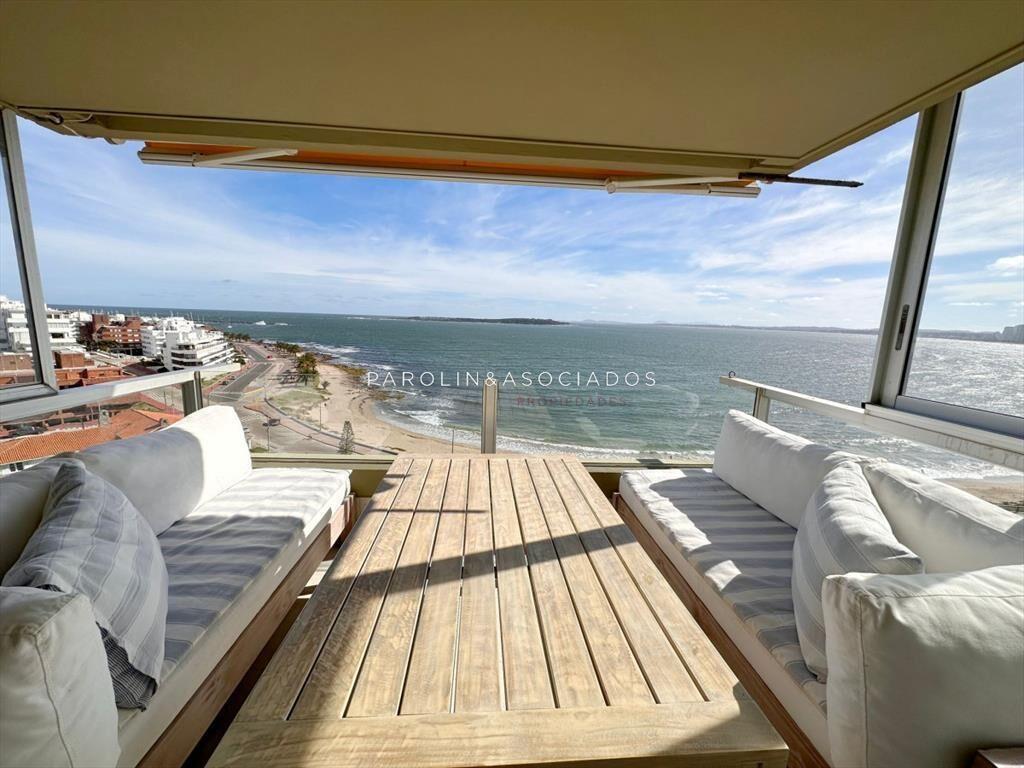 Hermoso apartamento en venta en edificio Punta