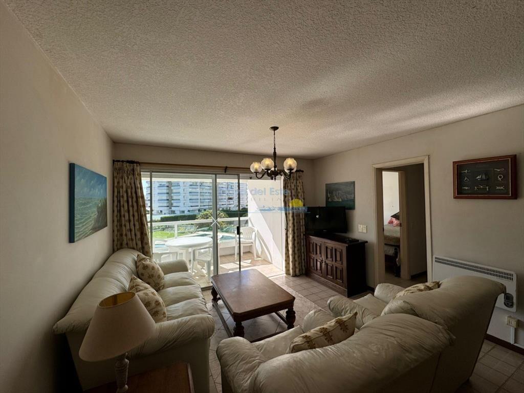 Apartamento en alquiler de 2 dormitorios en Punta