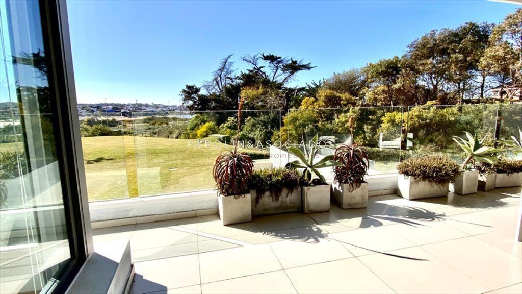 Apartamento en venta de 3 dormitorios en Punta