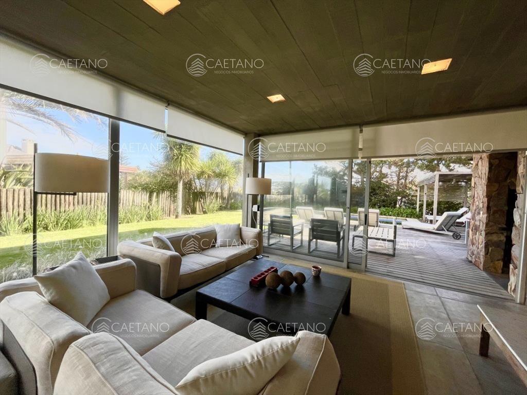 Venta Casa 5 dormitorios 4 baños - Vista al Mar