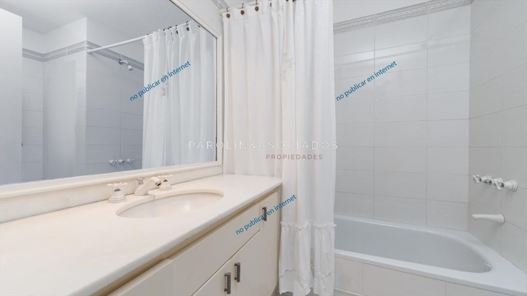 Apartamento en venta de 4 dormitorios en edificio