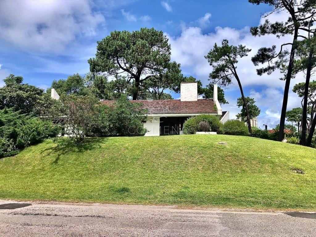 Casa en venta en Lugano, Punta del este, 3 y