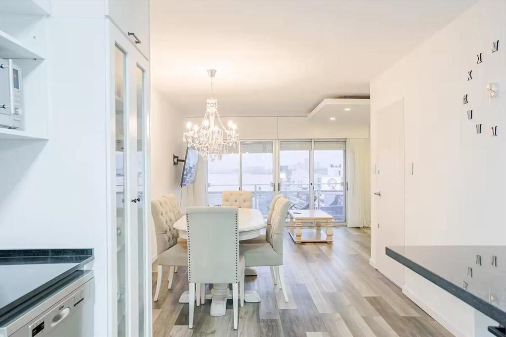 exclusivo Apartamento en venta con vista al mar frente a pl