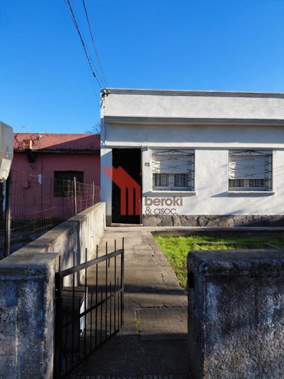 Venta casa, 2 dormitorios, frente y fondo con