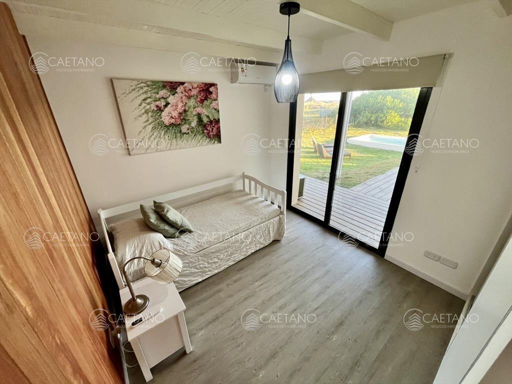 Venta casa frente al mar con piscina