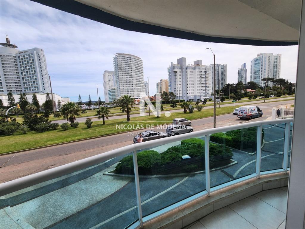 Apartamento de 3 dormitorios en alquiler de verano en Punta