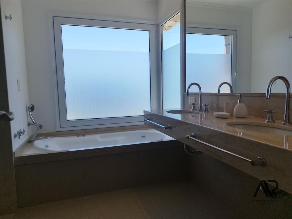 Apartamento en venta de 3 dormitorios c/ cochera en P. B...