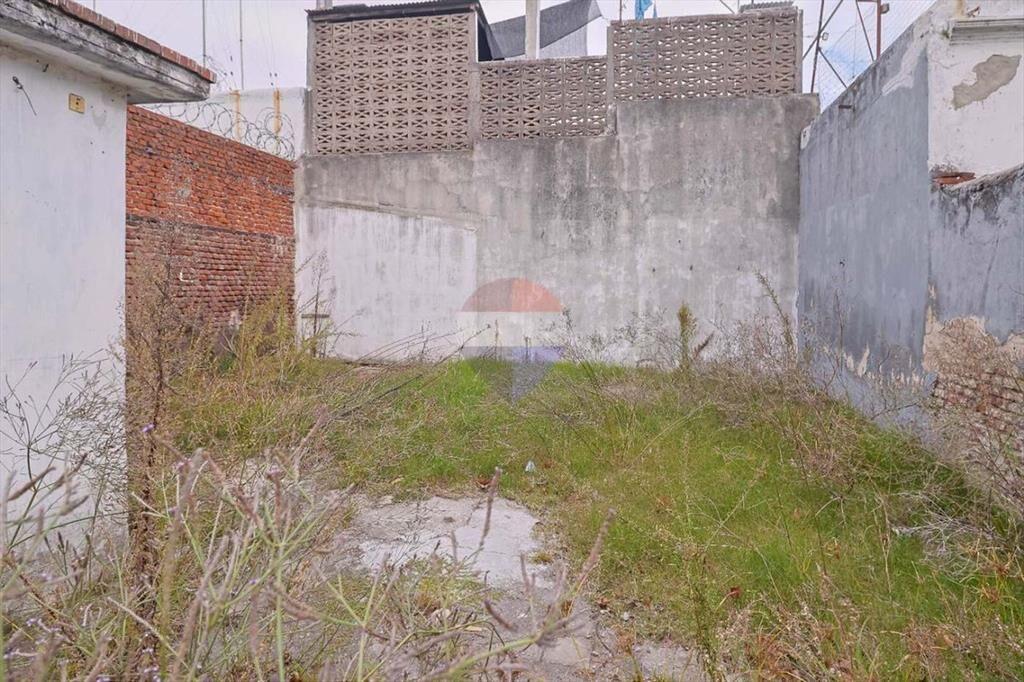 VENTA CASA A RECICLAR LA COMERCIAL