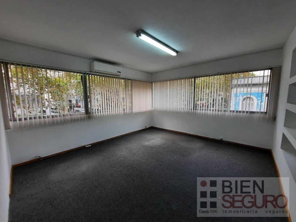 Amplia oficina en venta en el Centro. Excelente ubicación.