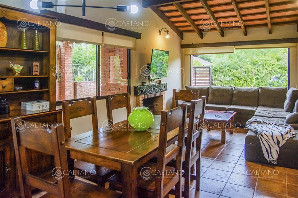 En venta casa de 3 Dormitorios en Jardines de con