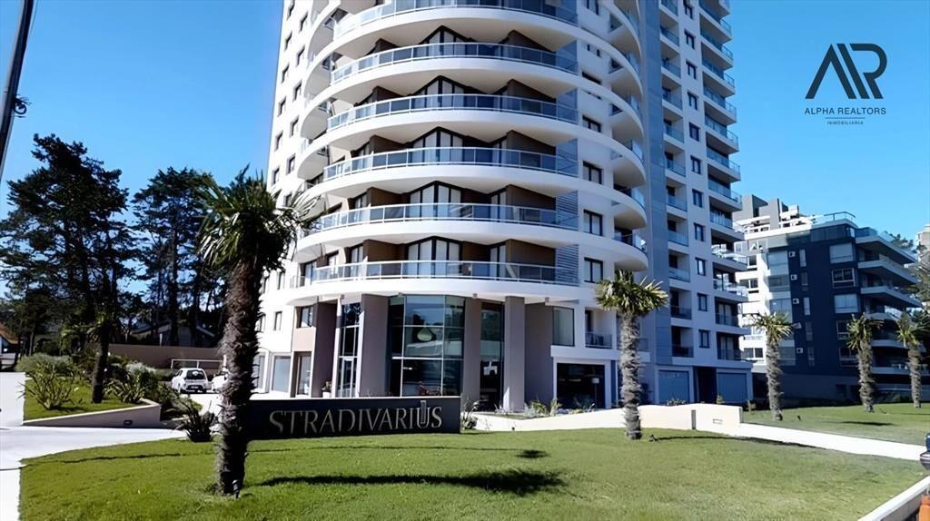 Apartamento en venta c/ cochera en Cantegril