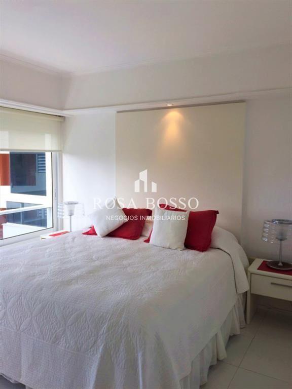 Apartamento en la Brava, para alquiler.