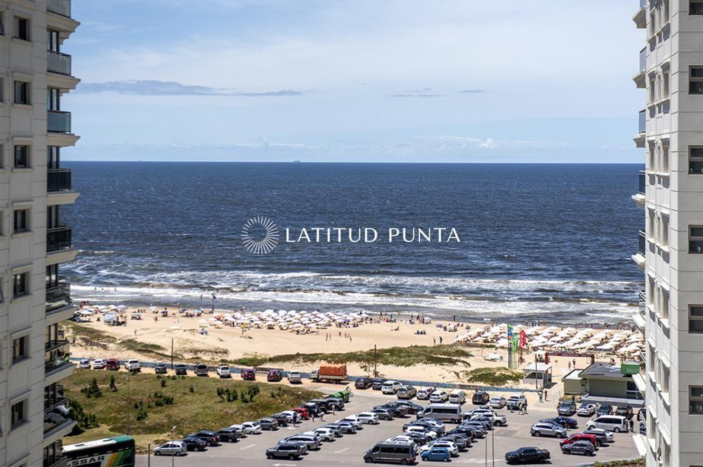 Apartamento en Imperiale, 3 dormitorios en suite.