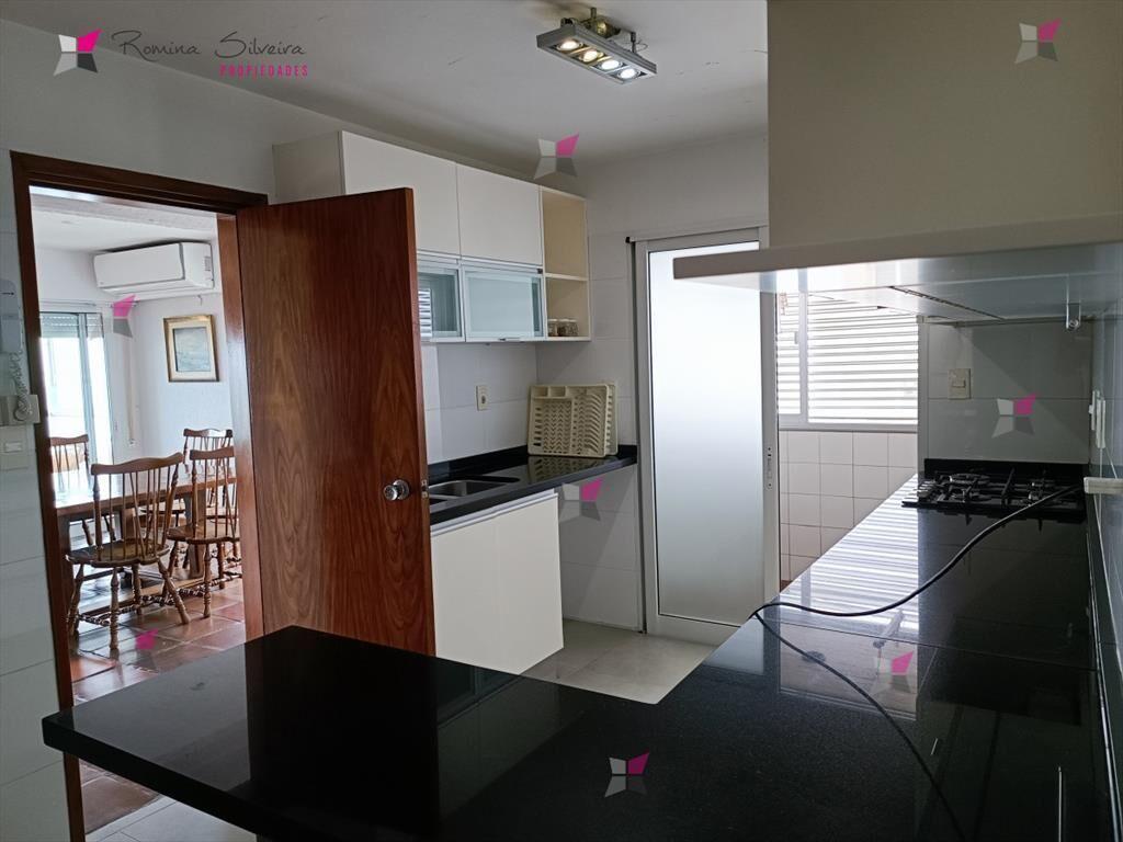 Venta Apartamento 3 Dormitorios y Dependencia,