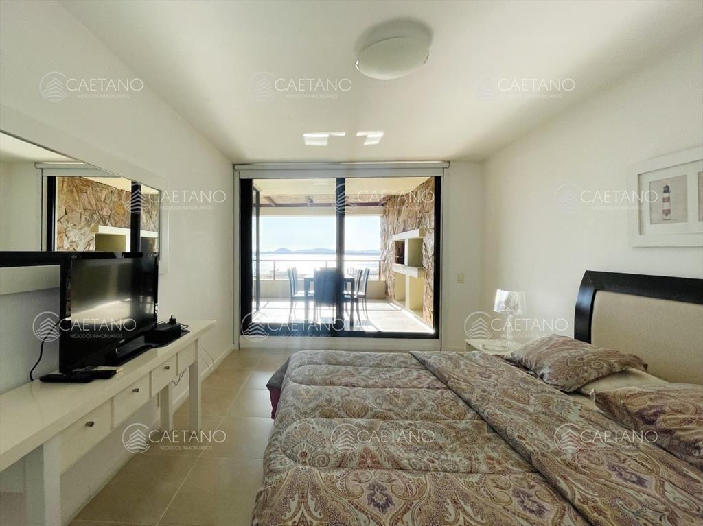 Venta apartamento 2 dormitorios. Punta Ballena,