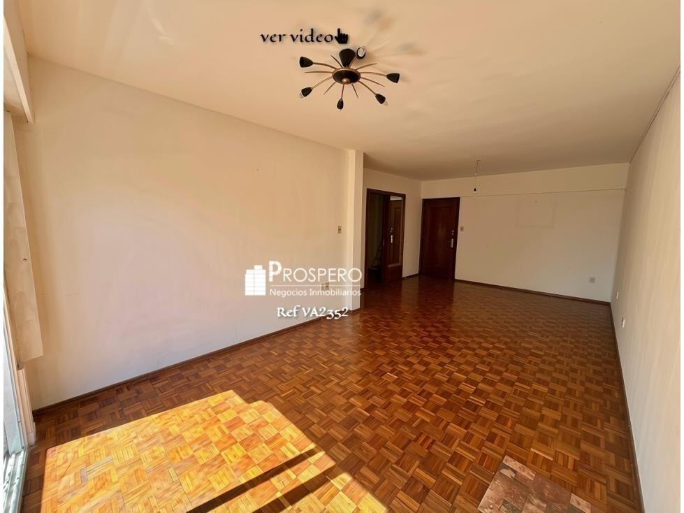 VA2352/P venta apto 2 dorm+servicio Centro balcon