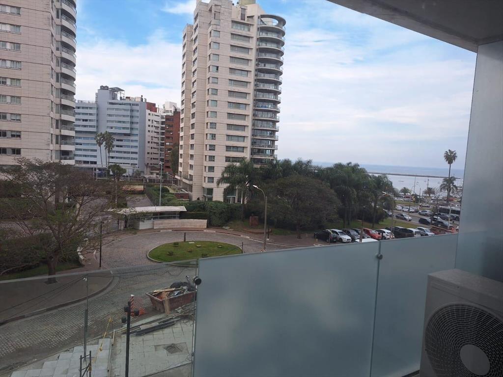 VENTA Apartamento 1 Dormitorio con garaje Puerto del Buceo