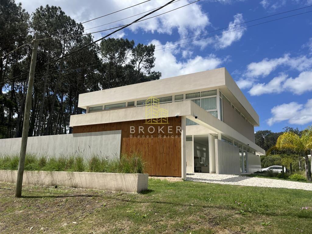 Casa en Venta 4 Dormitorios en Solanas Barrio del