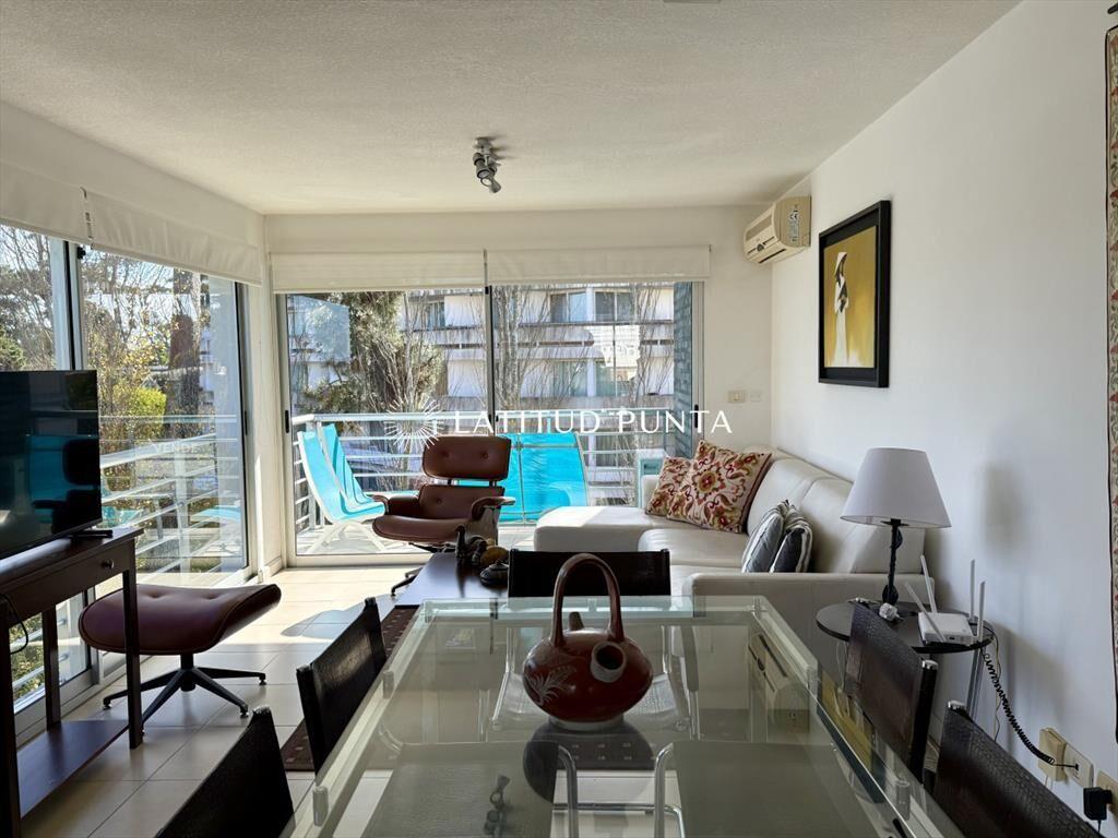 Apartamento en Mansa, 3 dormitorios, parrillero