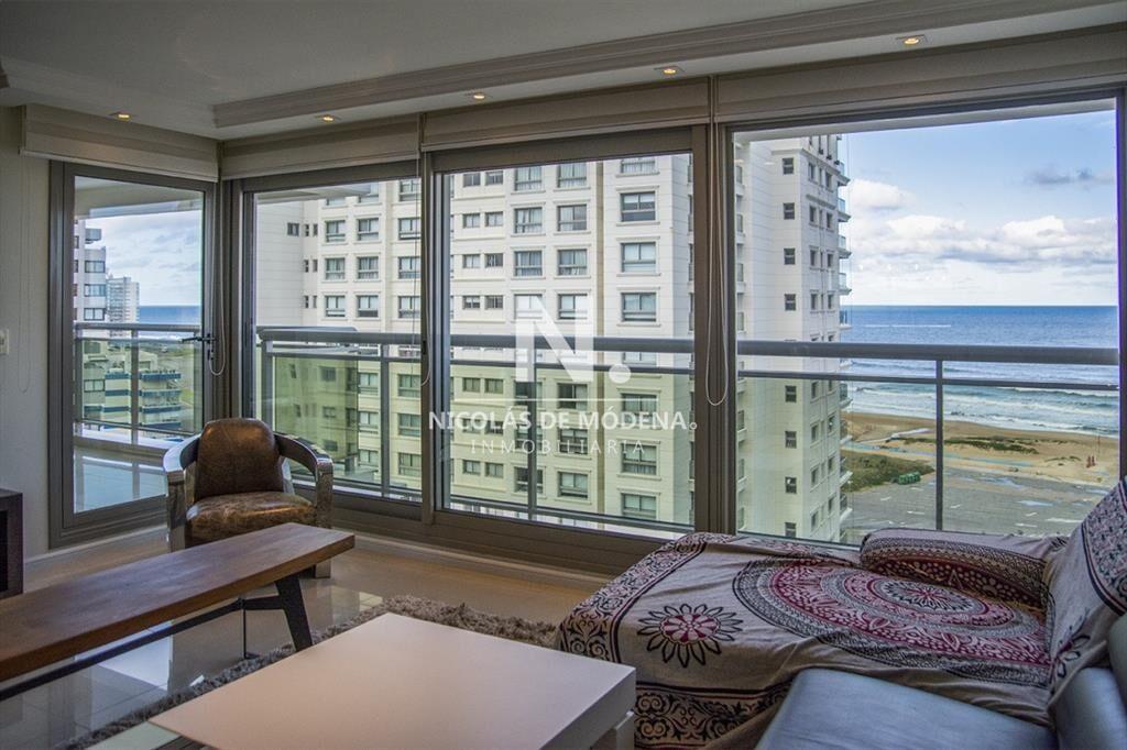 Venta Apartamento 3 dormitorios en torre de zona