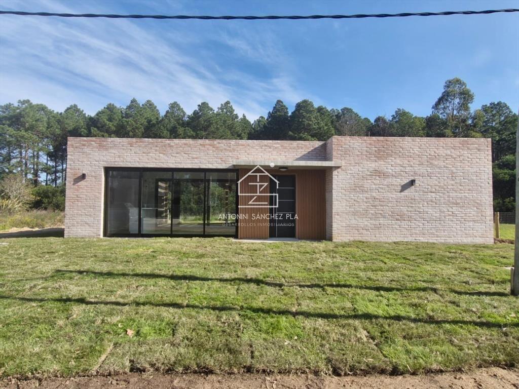 Casa a Estrenar en Barrio Pinares   Â? Moderna, y