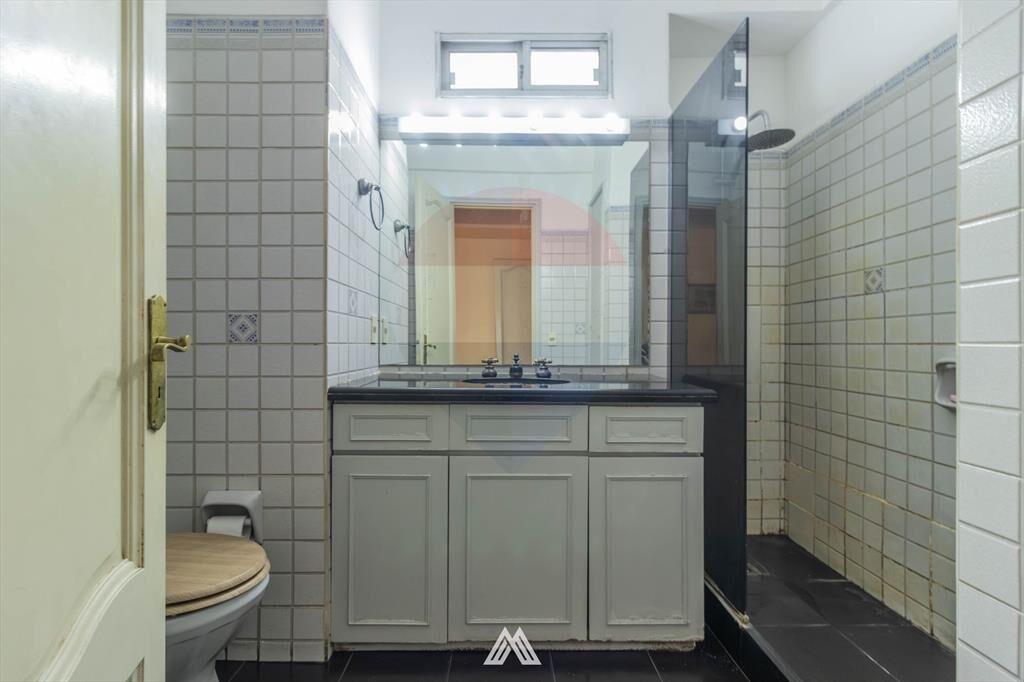VENTA APARTAMENTO, 5 DORMITORIOS SOBRE BULEVAR
