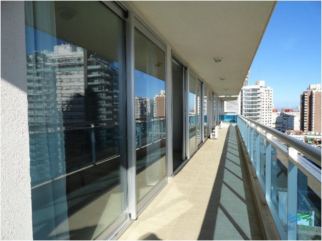 Apartamento en Brava, 3 dormitorios *