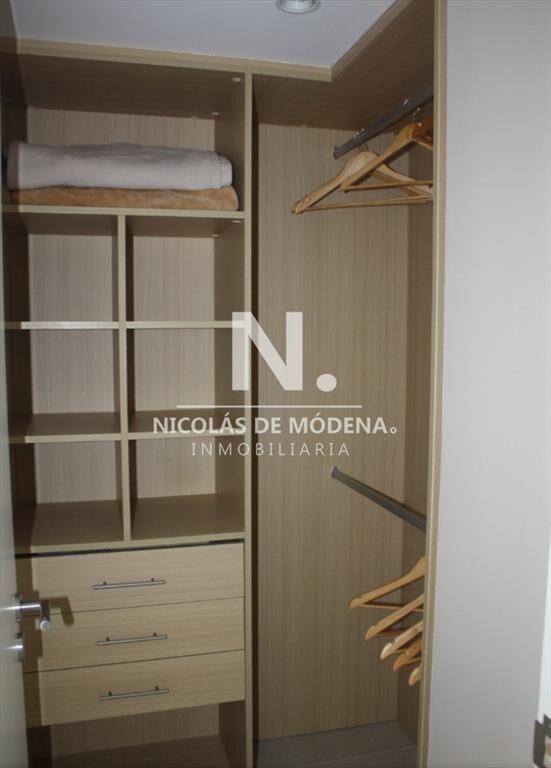 Apartamento de 3 dormitorios en Suite en Edificio