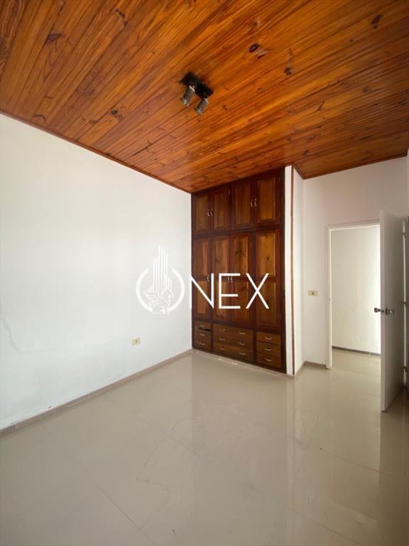 CASA CENTRICA EN VENTA , CON RENTA PAYSANDU