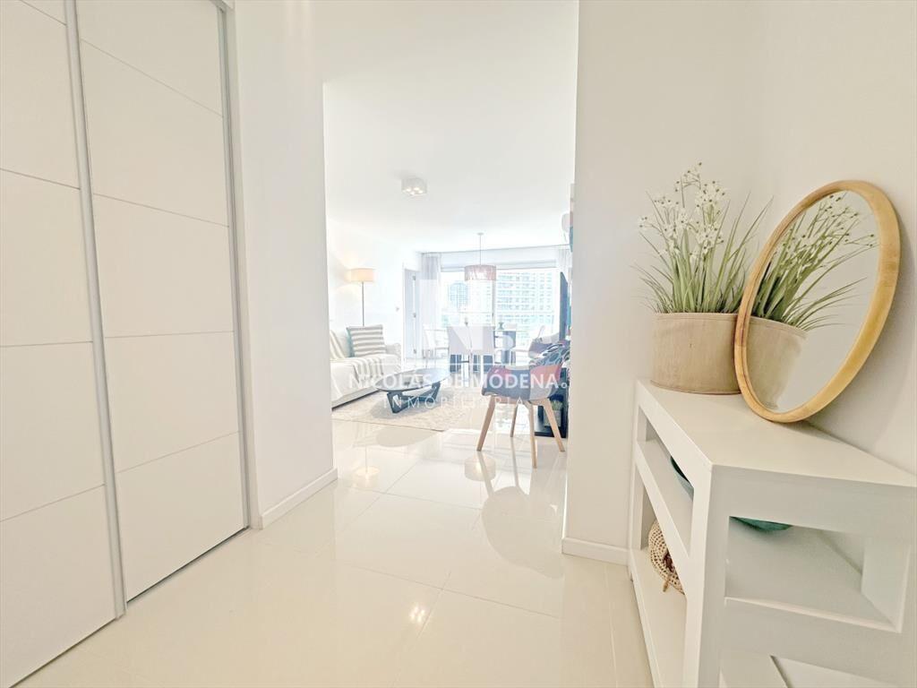 Vende apartamento de 2 dormitorios con losa radiante, garaj