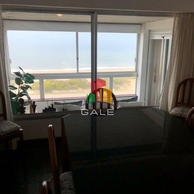 Apartamento de 3 dormitorios en venta en Punta del Este