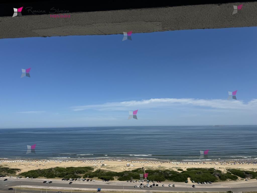 VENTA DE APARTAMENTO DE 3 SUITES EN BRAVA CON AL