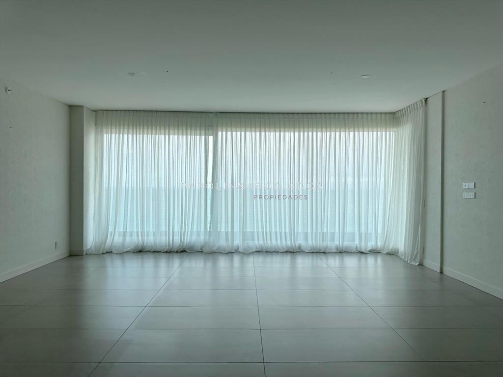 Apartamento en venta de 3 dormitorios en Le Parc