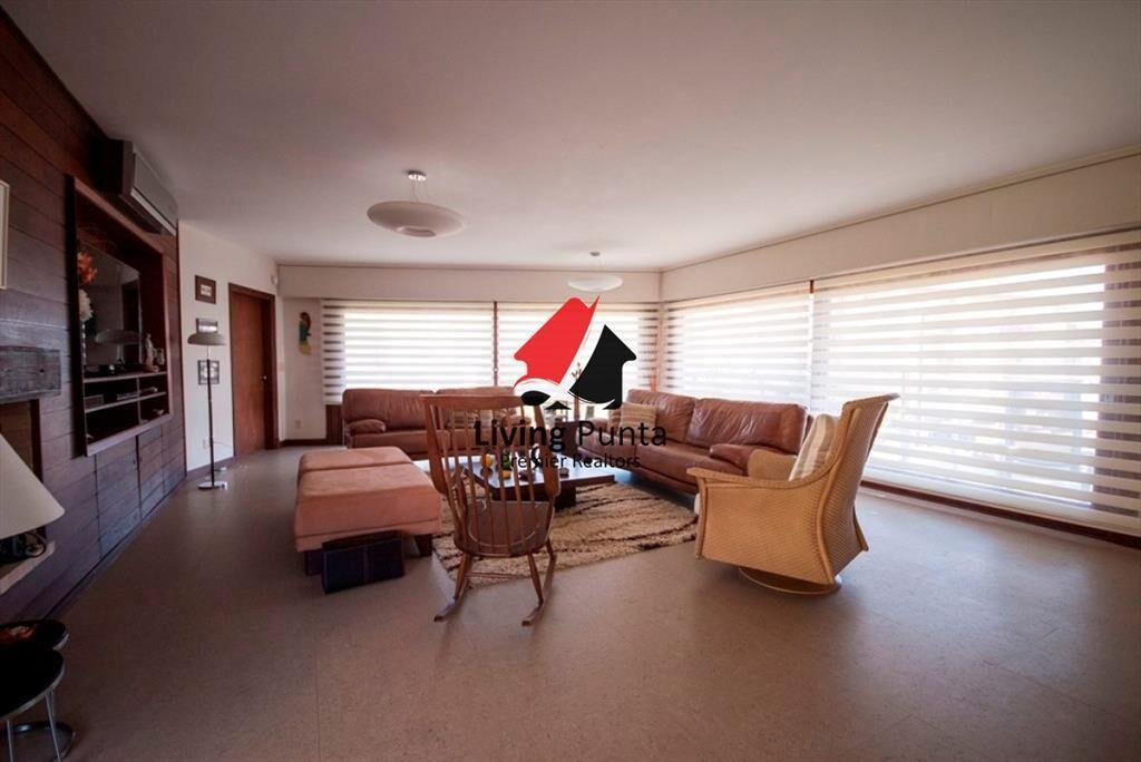 Casa en Punta del Este, playa mansa, 4 , piscina