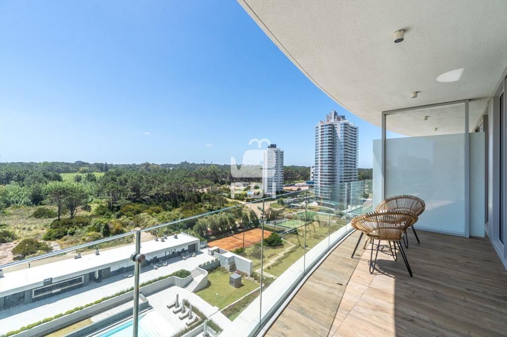 Elegancia Moderna en la Exclusiva Torre Trump - -