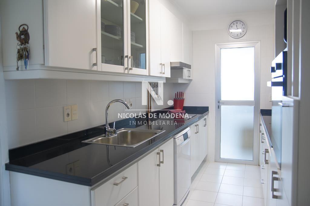Espectacular departamento de 4 dormitorios en al