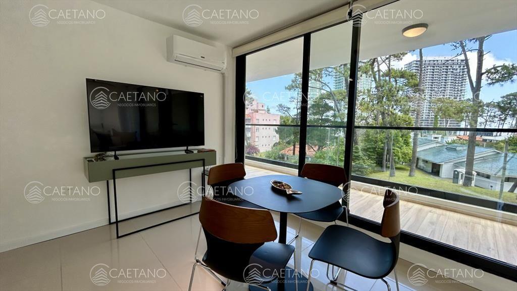 Apartamento en alquiler en Playa Mansa, 2