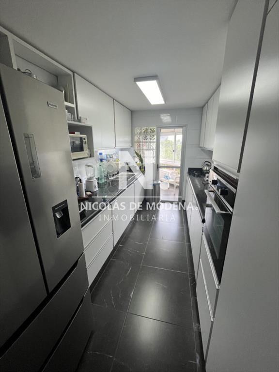 Vende apartamento de 3 dormitorios en Punta del