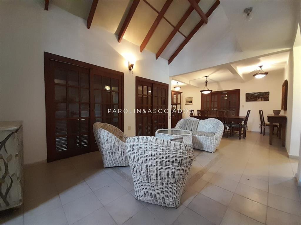 Linda casa en venta en La Barra, Punta del Este.