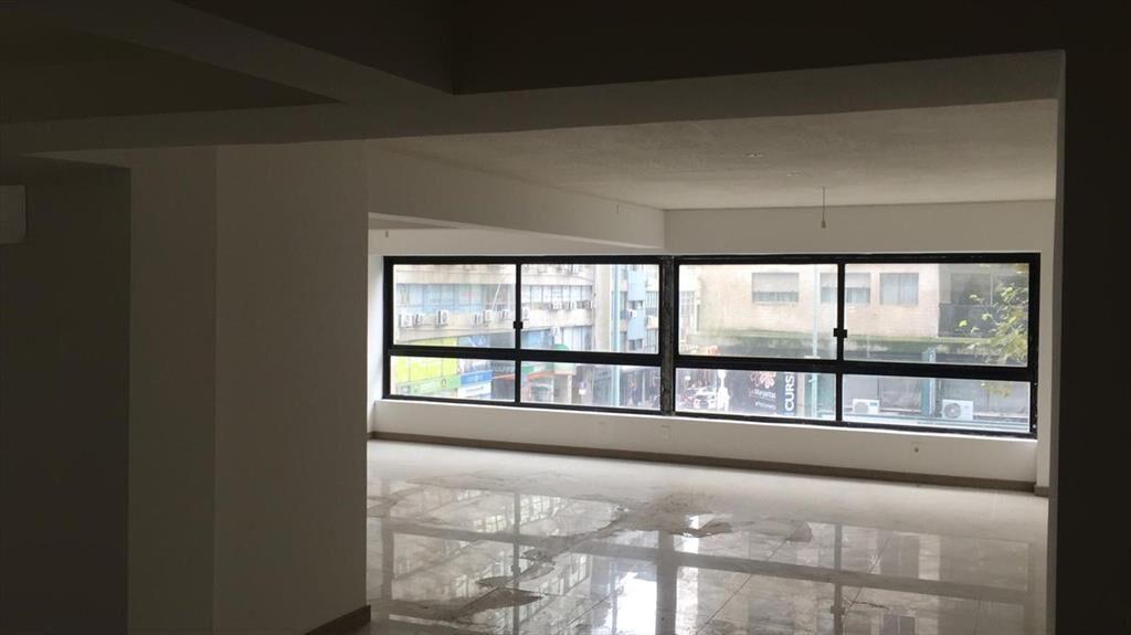 Venta amplia oficina Centro Montevideo City Tower